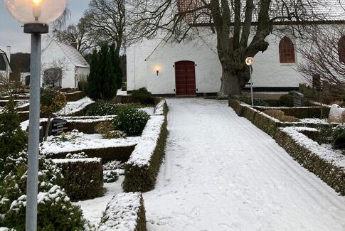 Voerladegård kirke er åben!