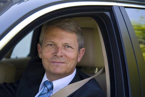 Politisk aftale sikrer bilkøbere og bilbranche