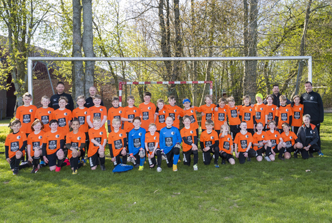 Nyt spillertøj fra Duus Tømrer til 38 spillere