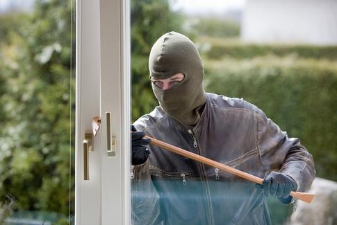 Få naboerne til at snyde tyven