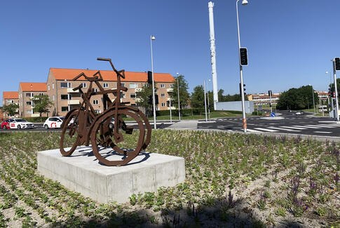 Her er plads til både biler og bier