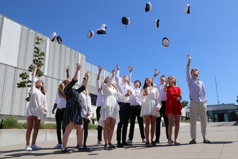 Learnmark Horsens fejrer 800 dimittender