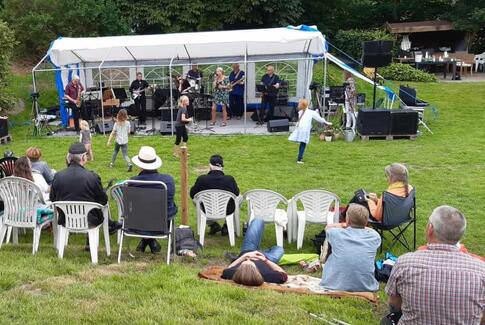 Mini-festival i Vedslet