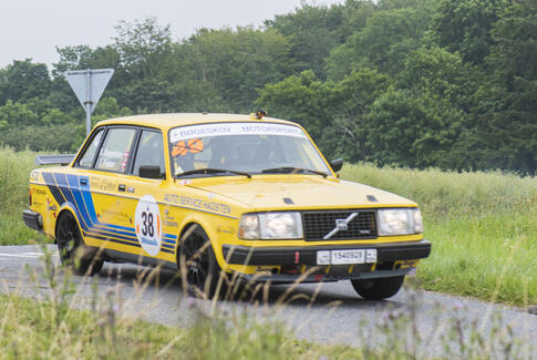 Fuld fart op ad bjerget i Nim