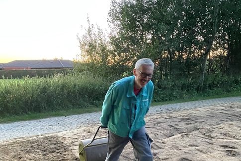 Hvad laver de i Hovedgård?