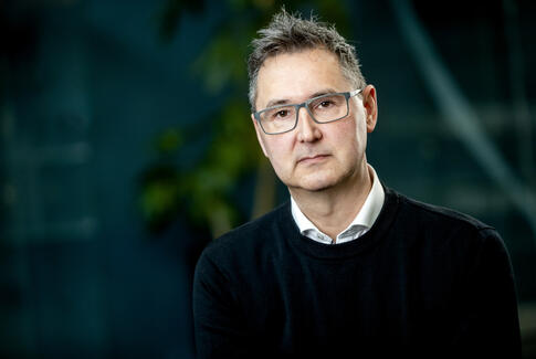 Lad nu de butiksansatte slippe for mundbind