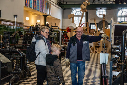 Skattejagt mellem gamle maskiner