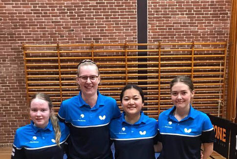 Bordtennisdamer rejser langt for at spille