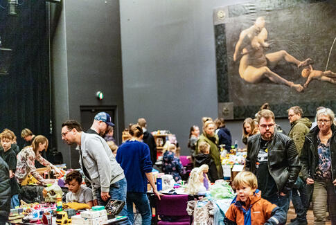 Legetøjsmarked trak mange besøgende til