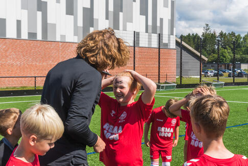 Stor tilslutning til fodboldskole i Østbirk