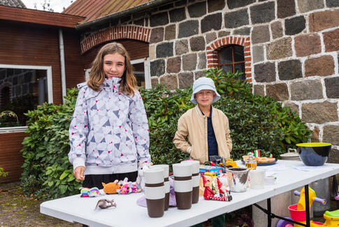 Nyt loppemarked i Østbirk trak kunder til