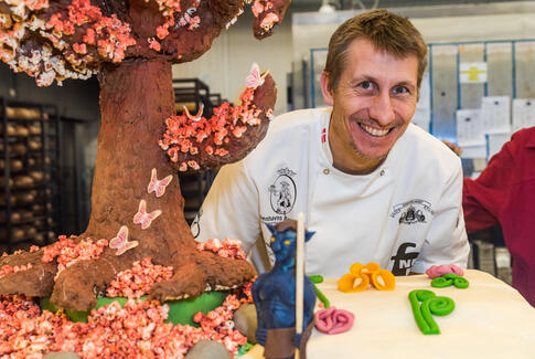 Bageriet fejrede 18 år og tog en tur ud blandt stjernerne