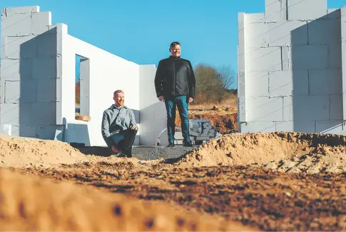 Fejring af rejsegilde for Albos Bakkedalen-projekt i Østbirk