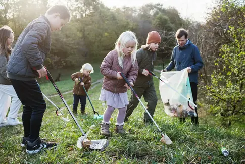 Rekordmange børn skal samle skrald