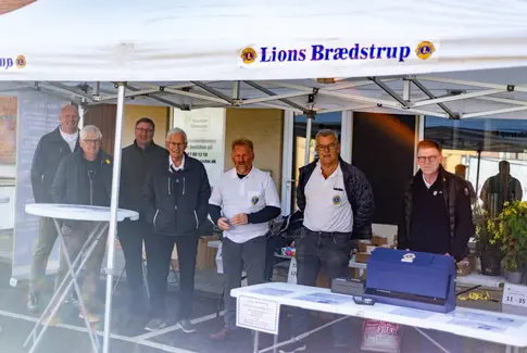 Velbesøgt markedsdag i Brædstrup