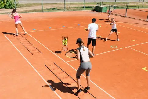 Tennisbanerne i Østbirk bliver midtpunkt for festlig fejring