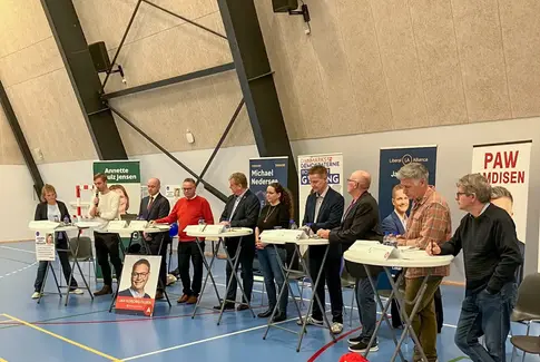 Vælgermøde i Hovedgård KV25