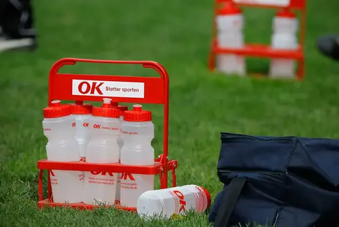 OK Vandflasker på græsset
