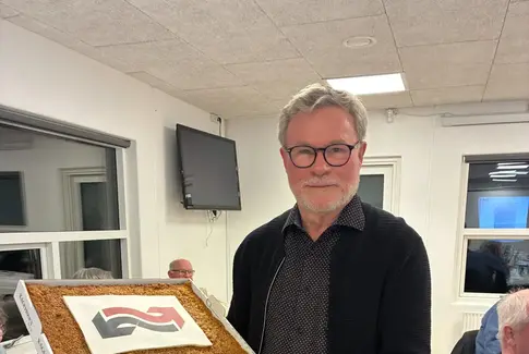 Kaj Jessen med en kage