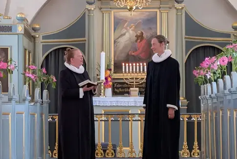 Indsættelse - Line Skovgaard Pedersen og Sofie Hauch