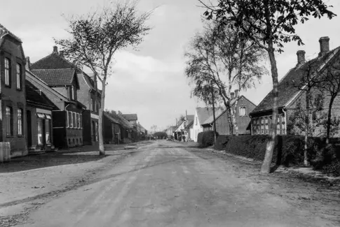 Østbirk. Storegade ud for nr. 40, ca 1930