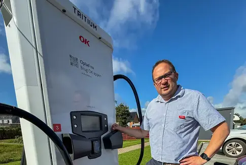 Kenneth Jespersen ved OK ladestander