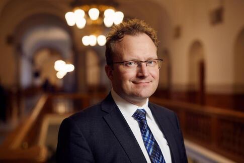 Genopliv regeringens landdistriktsudvalg