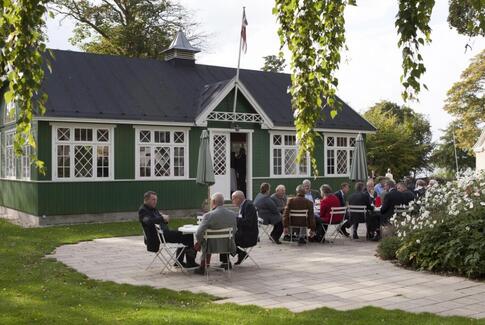 Kagehuset inviterer på aftentur til Vestermølle
