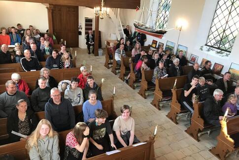 Gud og pizza Yding kirke er populært