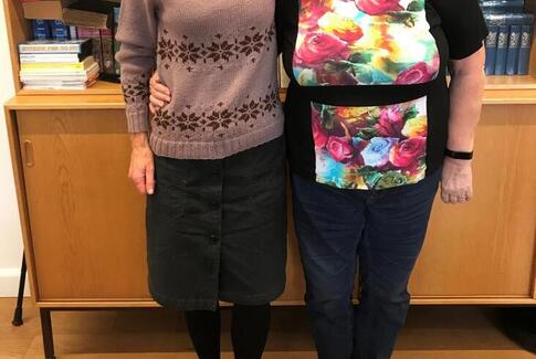 Strikkedamerne strikker på livet løs