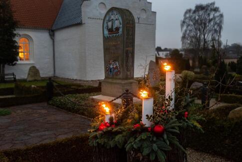 Ni læsninger og skønsang i Østbirk kirke