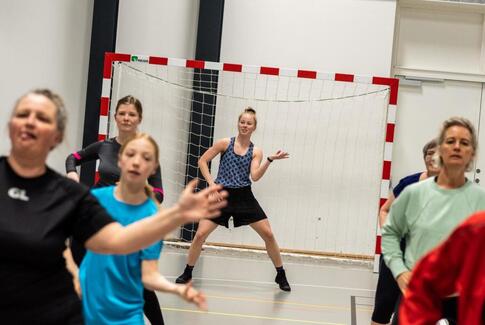 Laura holdt stort halbal i Østbirk