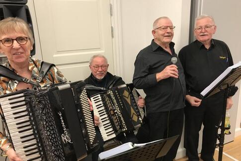 Hellig trekonger i Østbirk Kirke og Præstegård