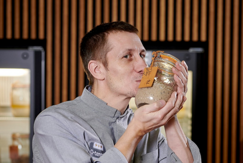 Henrik er med i eksklusiv surdejsklub i Belgien