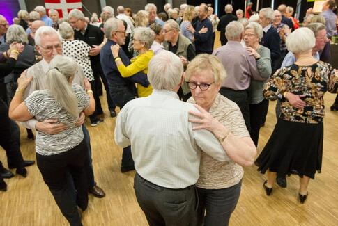 12 timer med glade toner og dans i Forum