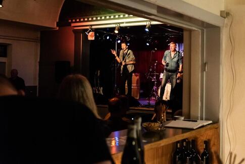 Kattrup slap kattene løs i forsamlingshuset