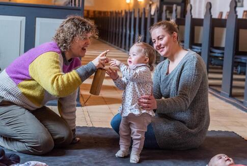 Salmesang for de yngste i Hansted kirke