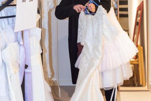 Lone tager stadig mod konfirmationstøj