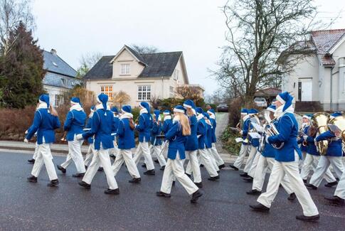 Hovedgård Skoleorkester på arbejde uden musik
