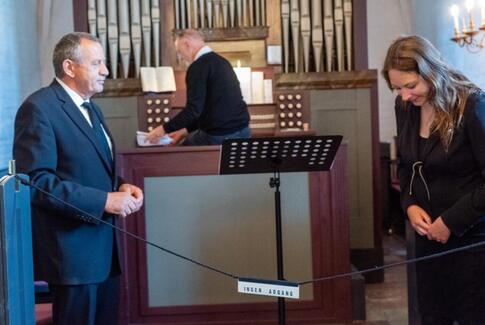 Provsten på gæstevisit i Østbirk kirke