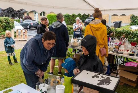 Hovedgård: Stor tilstrømning til loppemarked