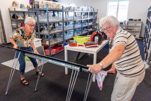 Røde Kors Butikken har luksusproblemer