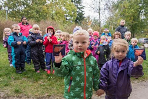 Naturbørnehaven i Hovedgård blev synlig på Årets Refleksdag