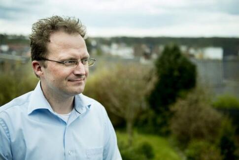 Landdistrikter roser S-forslag om decentralisering af SKAT