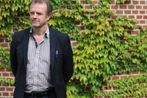 Hovedgård: Back to school