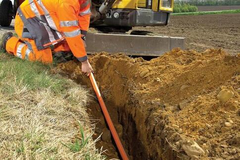 Nu graver EnergiMidt fiber ned i Gedved