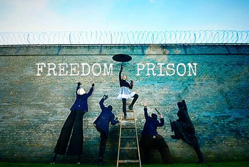 Kom med bag kulissen på Freedom Prison-showet