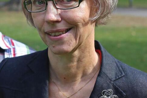 Der må stå idiot på ryggen af DA