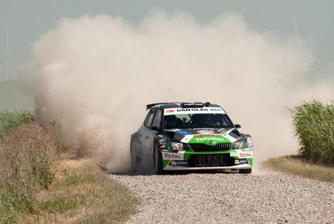 Sol, sommer og støv i luften ved DM-rally