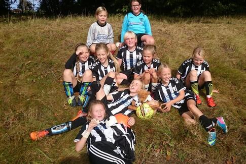 Fodboldpiger fra Gedved i højt humør